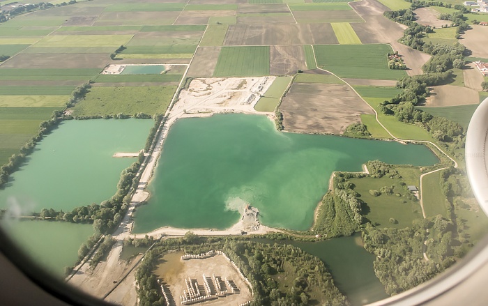 Bayern - Landkreis Erding: Kieswerk Rohrdorfer Eichenkofen 2015-05-29 Flug EZY2555 Mailand-Malpensa (MXP/LIMC) - München Franz Josef Strauß (MUC/EDDM) Luftbild aerial photo