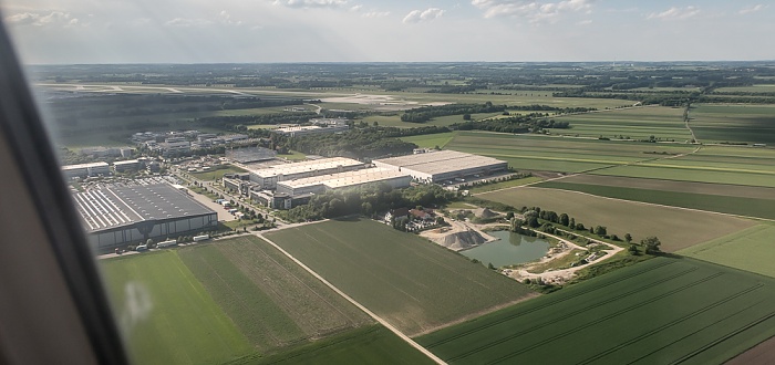 Bayern - Landkreis Erding: Gewerbegebiet Schwaig 2015-05-29 Flug EZY2555 Mailand-Malpensa (MXP/LIMC) - München Franz Josef Strauß (MUC/EDDM) Luftbild aerial photo