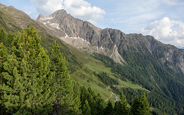 Blick von der Bielefelder Hütte: Acherkogel (Stubaier Alpen) Hochoetz