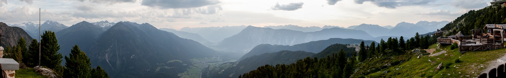 Blick von der Bielefelder Hütte: Ötztaler Alpen, Ötztal, Inntal, Lechttaler Alpen und Mieminger Kette Hochoetz