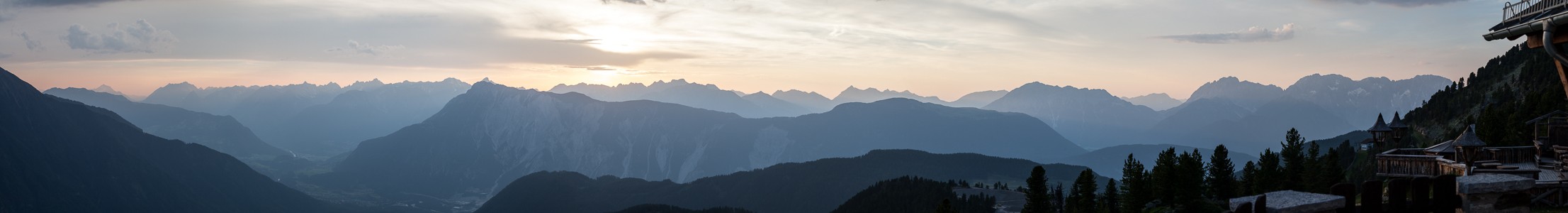 Hochoetz Blick von der Bielefelder Hütte: Ötztaler Alpen, Ötztal, Inntal, Lechttaler Alpen und Mieminger Kette