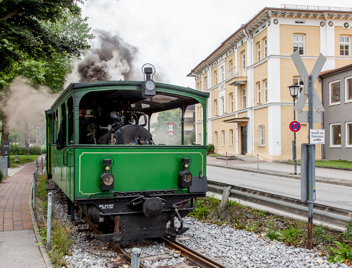 Seestraße: Dampflok der Chiemsee-Bahn Prien am Chiemsee