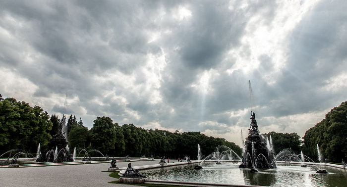 Herreninsel Schlosspark Herrenchiemsee: Famabrunnen (rechts) und Fortunabrunnen