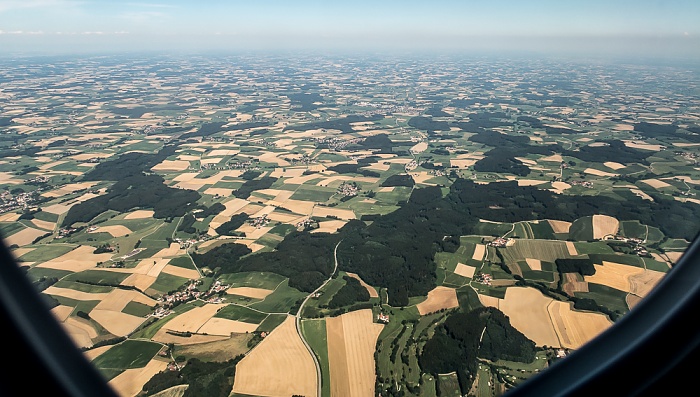 Bayern - Landkreis Erding: Gemeindeteile von Inning am Holz 2015-07-22 Flug DLA8196 München Franz Josef Strauß (MUC/EDDM) - Florenz (FLR/LIRQ) Luftbild aerial photo