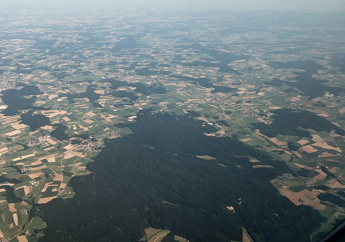 Bayern - Landkreis Ebersberg: Ebersberger Forst 2015-07-22 Flug DLA8196 München Franz Josef Strauß (MUC/EDDM) - Florenz (FLR/LIRQ) Luftbild aerial photo
