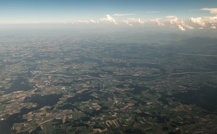 Bayern - Landkreis Rosenheim: Inn 2015-07-22 Flug DLA8196 München Franz Josef Strauß (MUC/EDDM) - Florenz (FLR/LIRQ) Chiemgauer Alpen Chiemsee Simssee Wasserburg am Inn Luftbild aerial photo