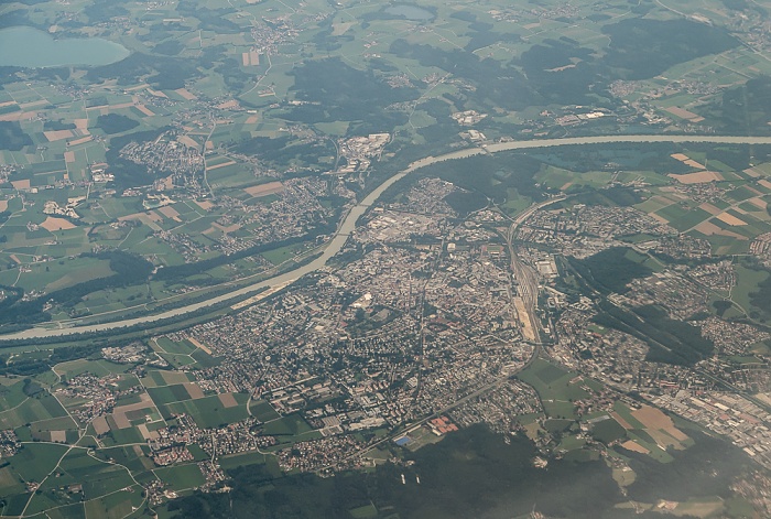 Bayern - Landkreis Rosenheim / Rosenheim 2015-07-22 Flug DLA8196 München Franz Josef Strauß (MUC/EDDM) - Florenz (FLR/LIRQ) Simssee Tinninger See Luftbild aerial photo