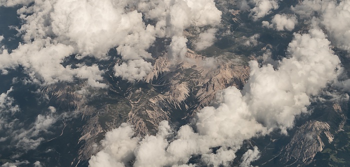 Alpen 2015-07-22 Flug DLA8196 München Franz Josef Strauß (MUC/EDDM) - Florenz (FLR/LIRQ) Luftbild aerial photo