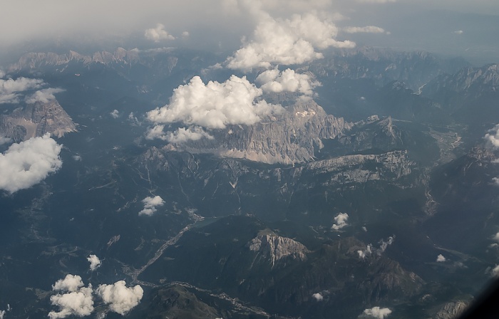 Alpen 2015-07-22 Flug DLA8196 München Franz Josef Strauß (MUC/EDDM) - Florenz (FLR/LIRQ) Luftbild aerial photo