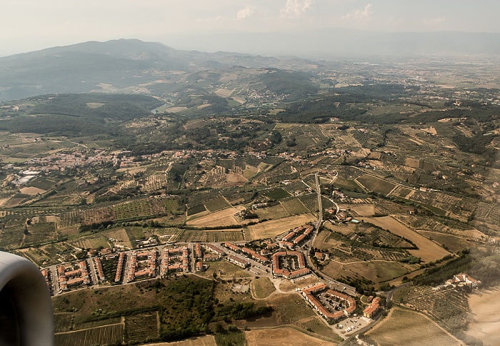 Toskana 2015-07-22 Flug DLA8196 München Franz Josef Strauß (MUC/EDDM) - Florenz (FLR/LIRQ) Luftbild aerial photo