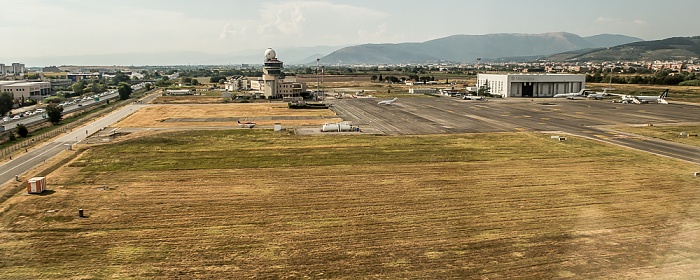 Flughafen Florenz (Aeroporto di Firenze-Peretola “Amerigo Vespucci”) 2015-07-22 Flug DLA8196 München Franz Josef Strauß (MUC/EDDM) - Florenz (FLR/LIRQ) Luftbild aerial photo