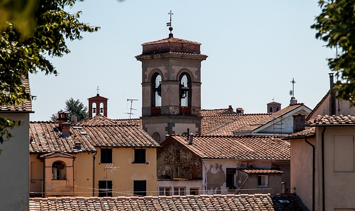 Blick vom Befestigungswall (Mura di Lucca): Chiesa di San Leonardo in Borghi