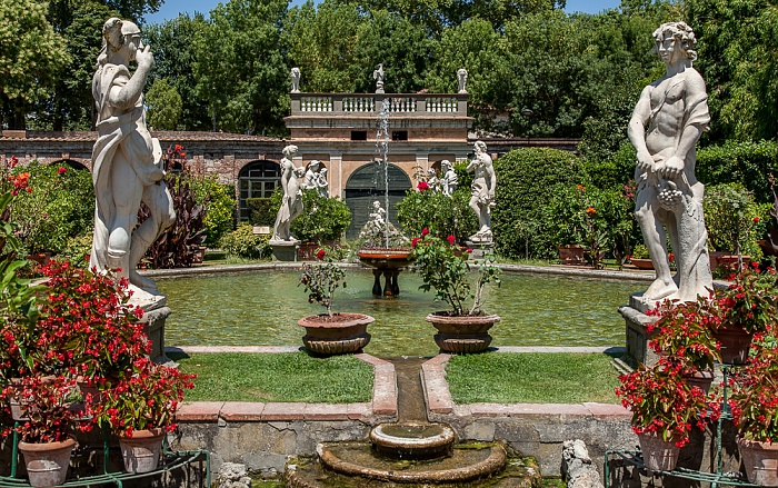 Lucca Centro Storico: Palazzo Pfanner (Garten)