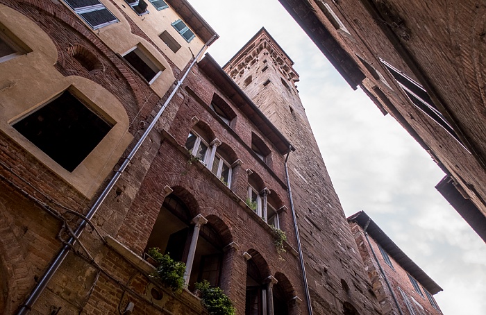 Lucca Centro Storico: Via Fillungo, Torre delle Ore (Torre dell'Orologio)