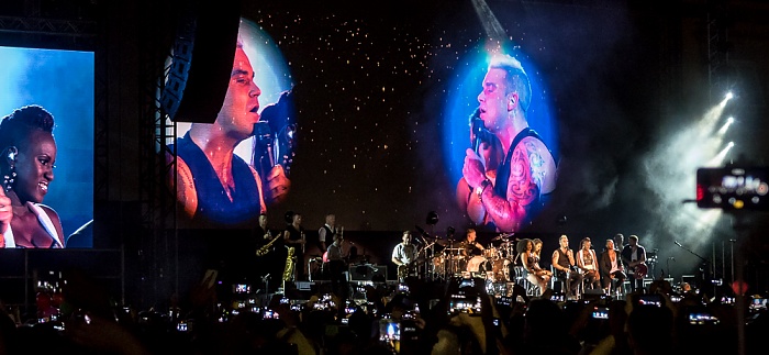 Piazza Napoleone (Lucca Summer Festival): Robbie Williams Lucca