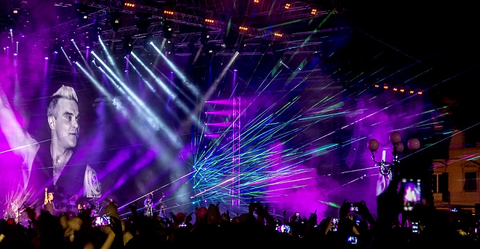 Piazza Napoleone (Lucca Summer Festival): Robbie Williams Lucca Supreme