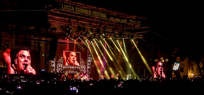 Piazza Napoleone (Lucca Summer Festival): Robbie Williams Lucca