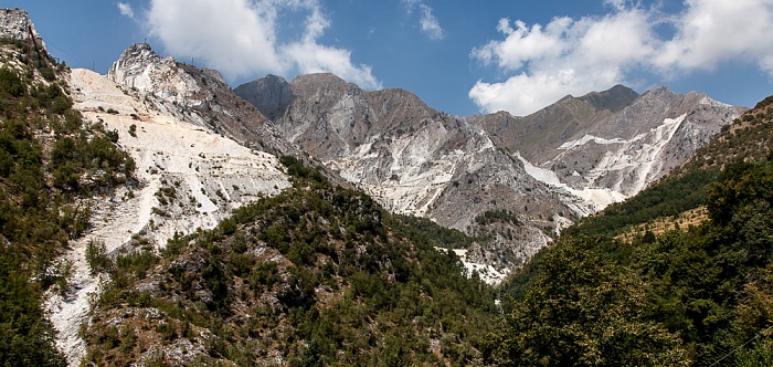 Carrara Apuanische Alpen (Bacino di Colonnata): Marmor-Steinbrüche