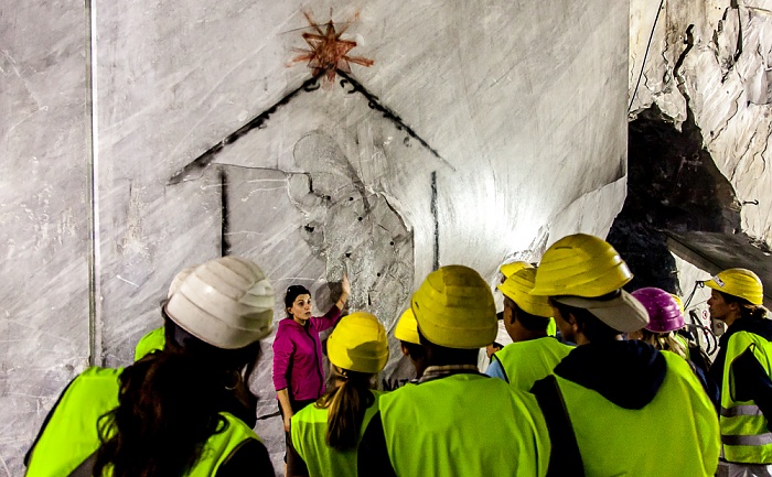 Apuanische Alpen (Bacino di Fantiscritti): Unterirdischer Marmor-Steinbruch Galeria Ravaccione Carrara