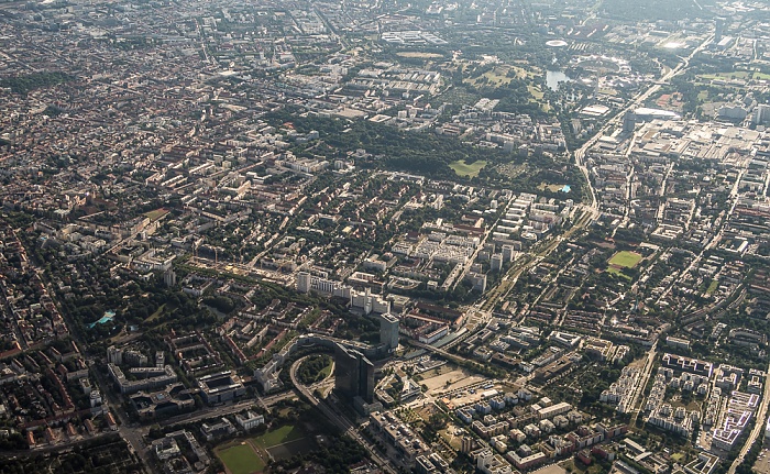 München Schwabing-West (links oben), Milbertshofen-Am Hart (oben), Schwabing-Freimann 2015-07-26 Flug DLA8197 Florenz (FLR/LIRQ) - München Franz Josef Strauß (MUC/EDDM) Luftbild aerial photo