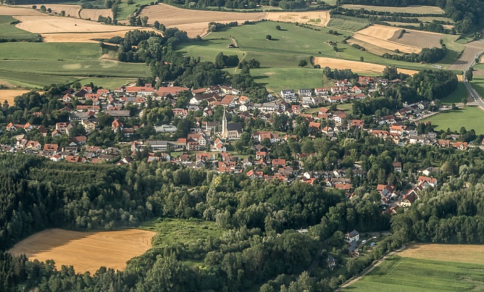 Bayern - Landkreis Freising: Massenhausen (Neufahrn bei Freising) 2015-07-26 Flug DLA8197 Florenz (FLR/LIRQ) - München Franz Josef Strauß (MUC/EDDM) Luftbild aerial photo