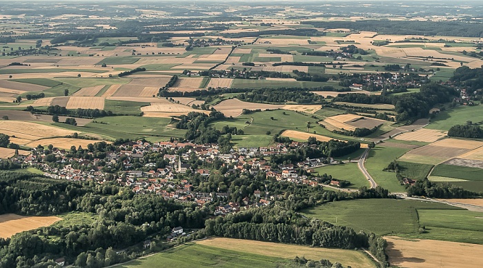 Bayern - Landkreis Freising: Massenhausen (Neufahrn bei Freising) 2015-07-26 Flug DLA8197 Florenz (FLR/LIRQ) - München Franz Josef Strauß (MUC/EDDM) Giggenhausen Luftbild aerial photo