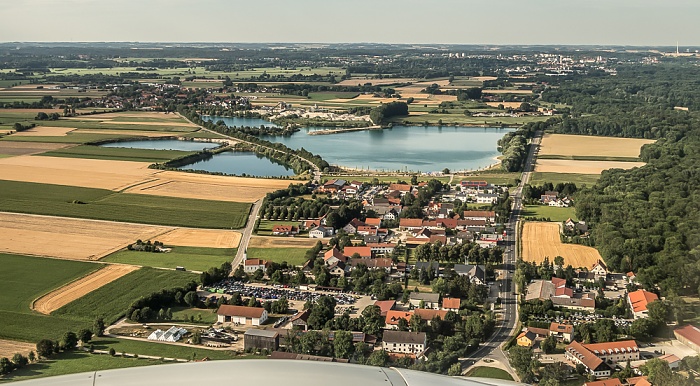 Bayern - Landkreis Freising (v.u.): Achering, Pullinger Weiher, Pulling 2015-07-26 Flug DLA8197 Florenz (FLR/LIRQ) - München Franz Josef Strauß (MUC/EDDM) Luftbild aerial photo