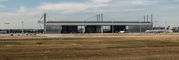 München Flughafen Franz Josef Strauß: Hangar 1 2015-07-26 Flug DLA8197 Florenz (FLR/LIRQ) - München Franz Josef Strauß (MUC/EDDM) Luftbild aerial photo