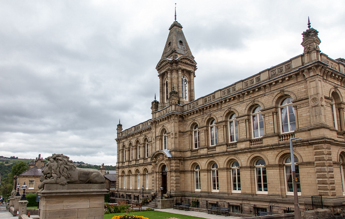 Saltaire: Victoria Hall City of Bradford