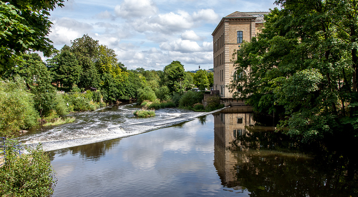 City of Bradford Saltaire: River Aire und Salts Mill