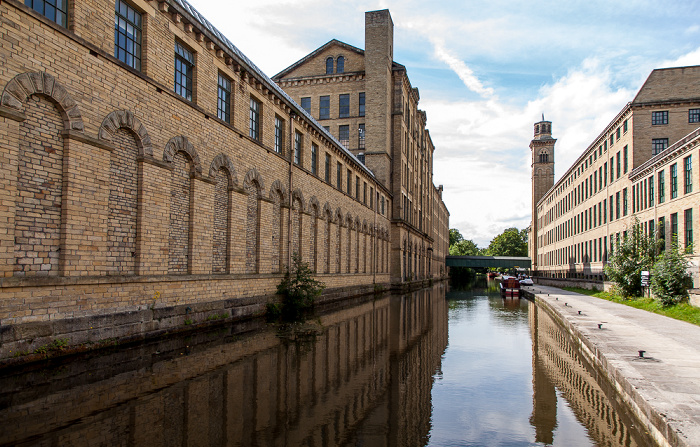 Saltaire: Leeds and Liverpool Canal und Salts Mill City of Bradford