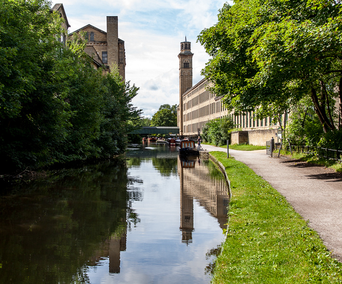 Saltaire: Leeds and Liverpool Canal und Salts Mill City of Bradford