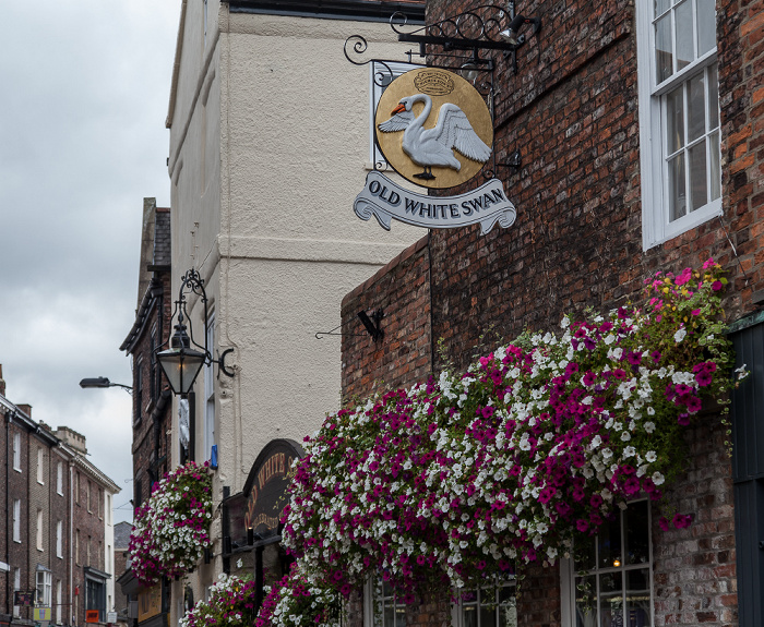 York Goodramgate: The Old White Swan