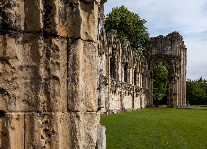 Yorkshire Museum Gardens: St Mary's Abbey