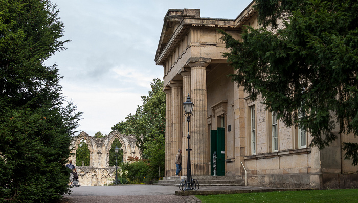 Yorkshire Museum Gardens: Yorkshire Museum York