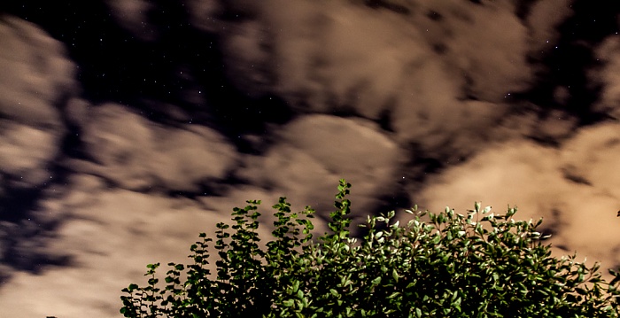 München Nördlicher Sternenhimmel mit Wolken