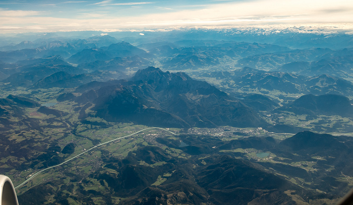 Tirol 2015-10-03 Flug VLG1813 München Franz Josef Strauß (MUC/EDDM) - Barcelona (BCN/LEBL) Luftbild aerial photo