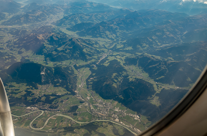 Tirol 2015-10-03 Flug VLG1813 München Franz Josef Strauß (MUC/EDDM) - Barcelona (BCN/LEBL) Luftbild aerial photo