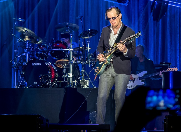 ratiopharm arena: Joe Bonamassa Neu-Ulm