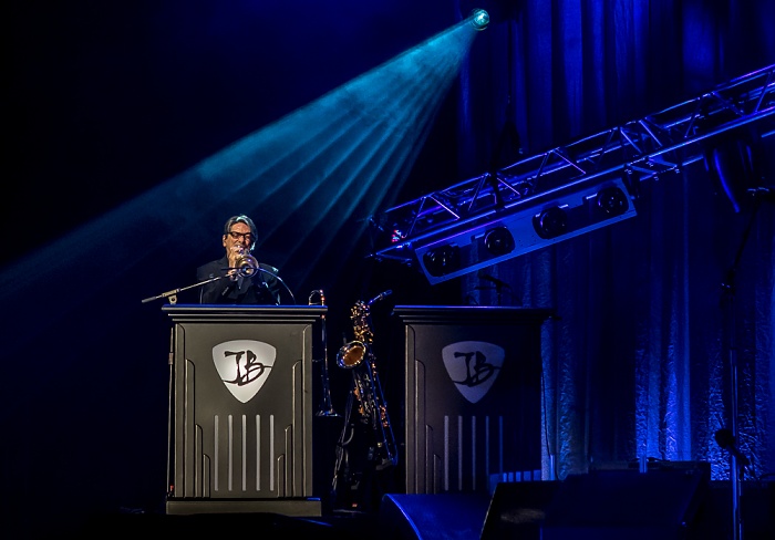 ratiopharm arena: Joe Bonamassa Neu-Ulm Lee Thornburg