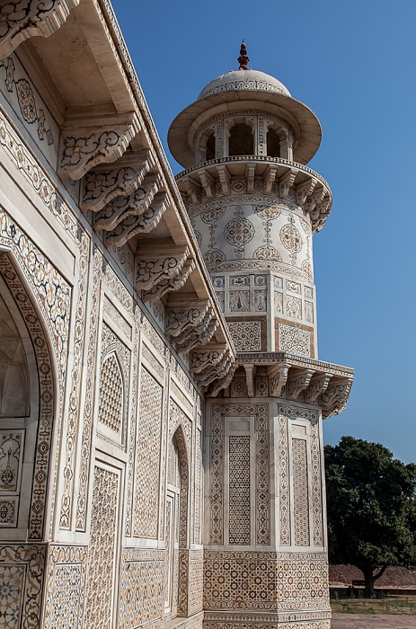 Agra Itimad-ud-Daula-Mausoleum