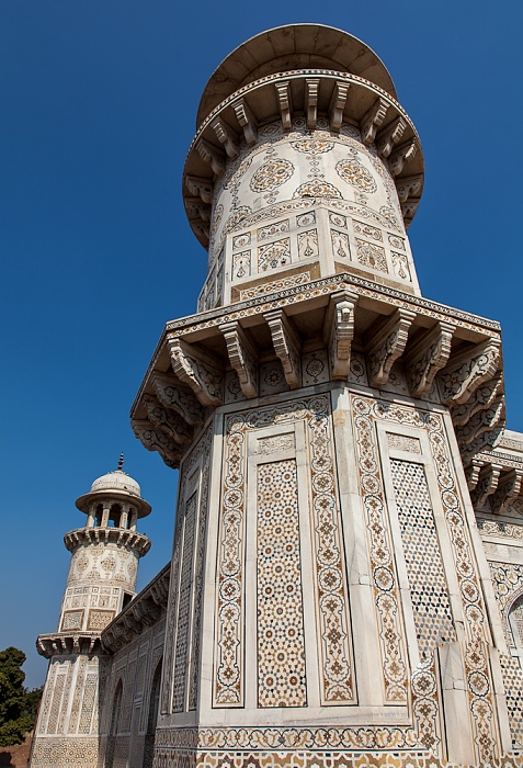 Agra Itimad-ud-Daula-Mausoleum