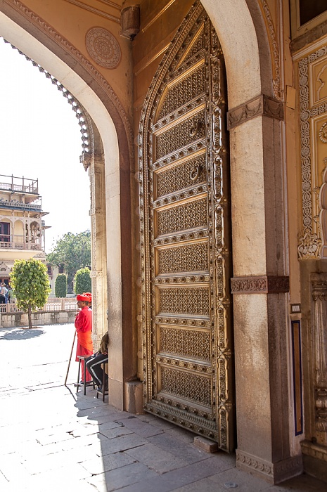 Jaipur City Palace: Rajendra Pol (Sarhad-ki-Deorhi)