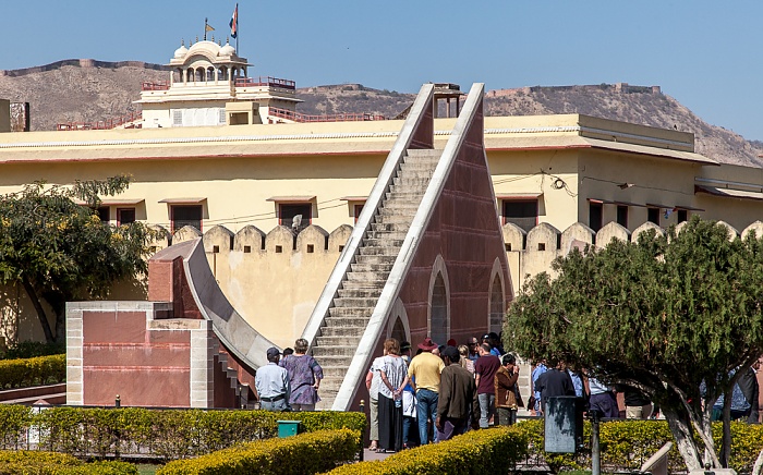 Jaipur Jantar Mantar: Laghu Samrat Yantra (Kleine Sonnenuhr) City Palace Nahargarh Fort