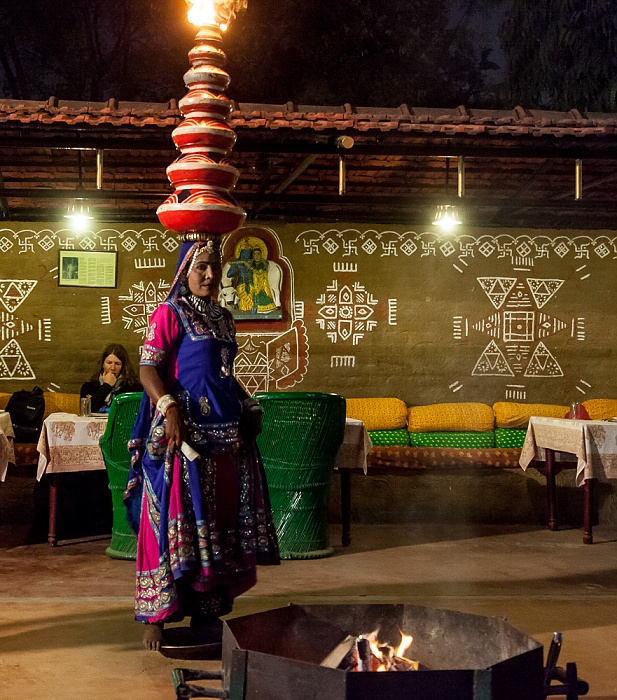 Jaipur Restaurant Indiana: Traditionelle Tanzvorführung