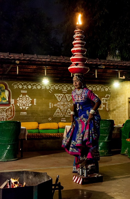 Jaipur Restaurant Indiana: Traditionelle Tanzvorführung