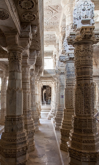 Ranakpur Chaumukha Adinath Temple (Jainismus)