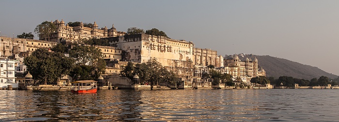 Lake Pichola, City Palace Udaipur