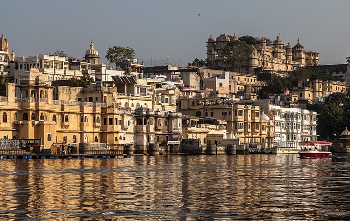 Lake Pichola, City Palace Udaipur