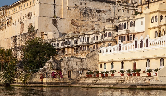 Lake Pichola, City Palace Udaipur